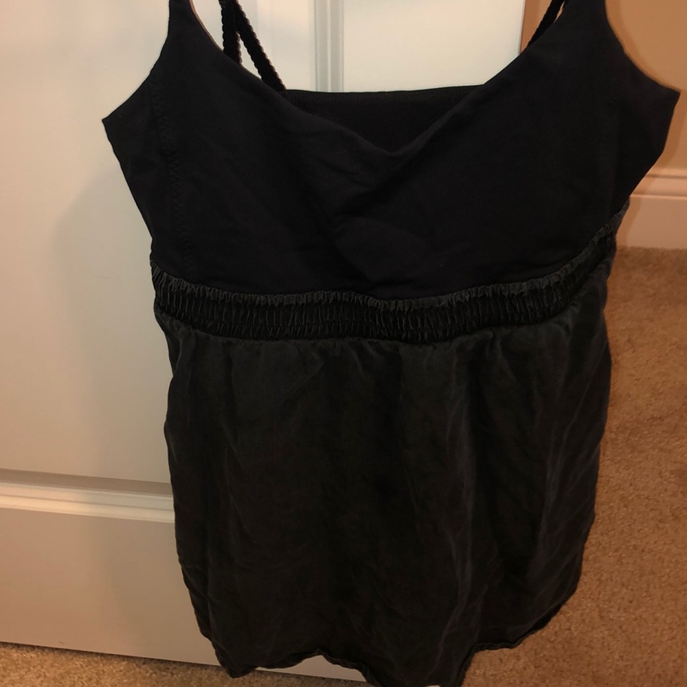 Black Lululemon top